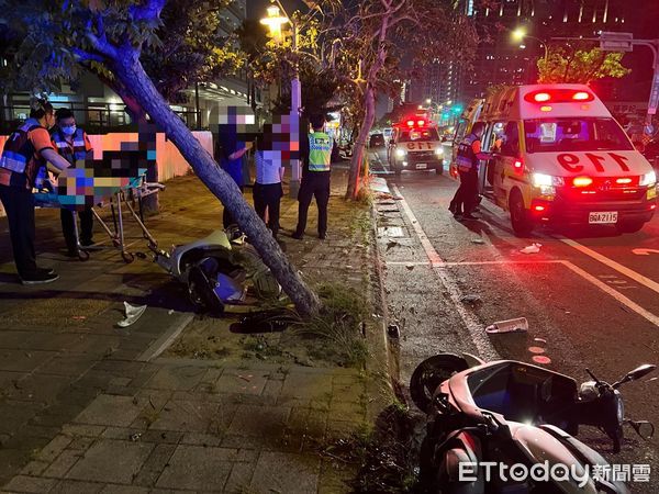 ▲▼台南轎車「連撞3車」肇逃！機車倒地狂噴白煙　2傷送醫。（圖／記者林東良翻攝）