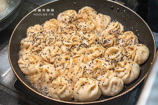▲▼綠川街上海生煎包(高雄)隱藏巷弄30年老店!大家都點爆汁生煎包和廣東炒飯,老闆娘推薦必吃糖醋排骨。（圖／部落客虎麗笑嗨嗨授權提供）