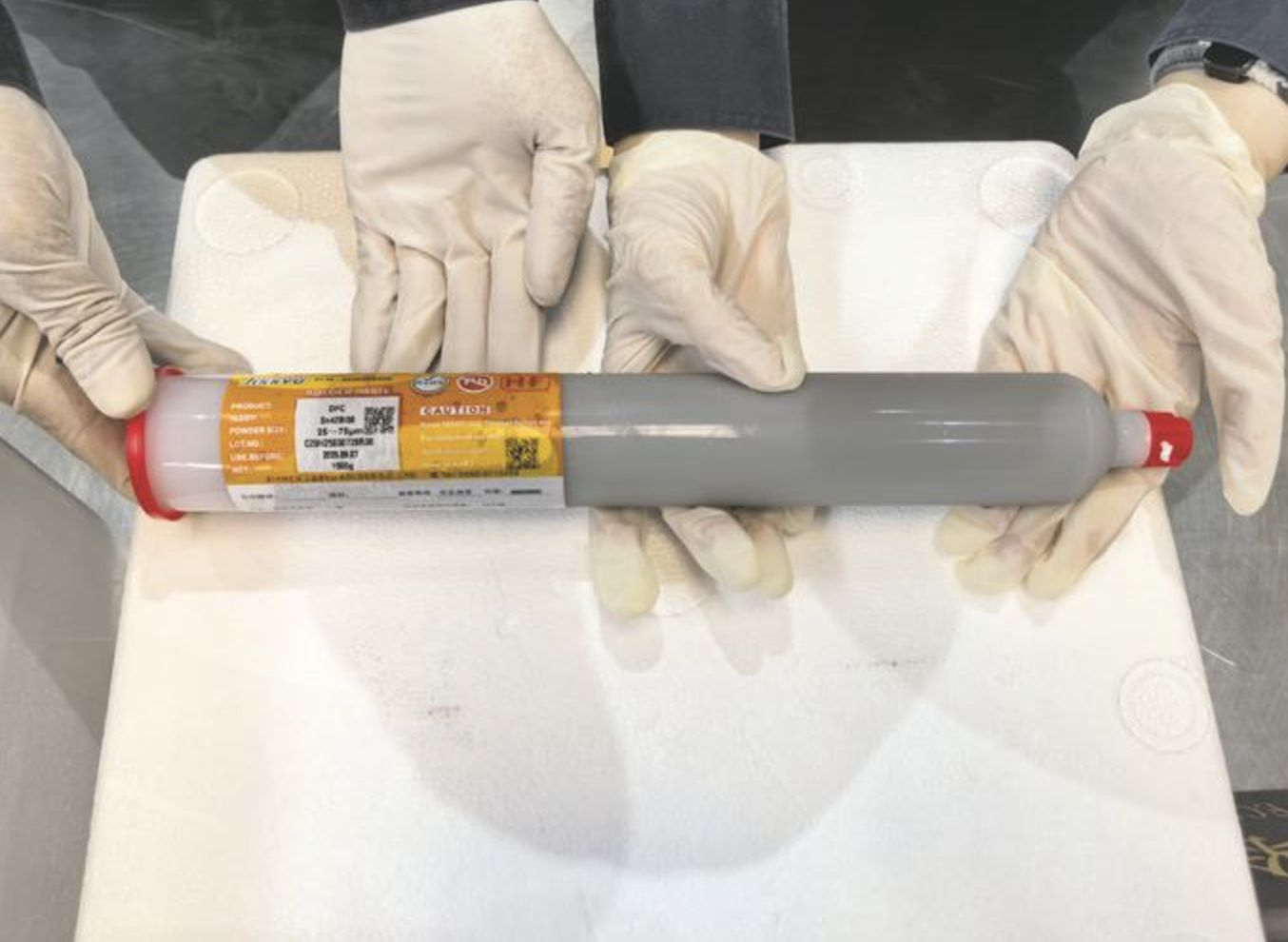 ▲南寧海關查獲「低溫錫膏」出口商品中含有「鉍」。（圖／翻攝南寧日報）