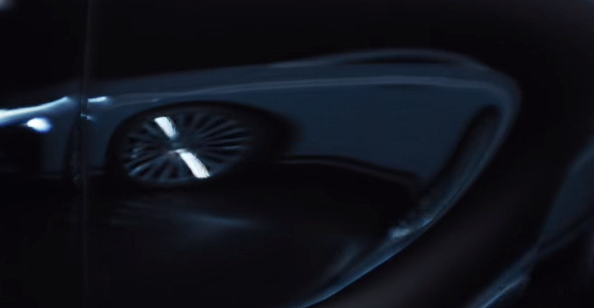 ▲新一代LEXUS ES首度釋出預告，將推出第8代大改款。（圖／翻攝自LEXUS）