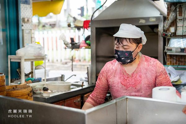 ▲▼綠川街上海生煎包(高雄)隱藏巷弄30年老店!大家都點爆汁生煎包和廣東炒飯,老闆娘推薦必吃糖醋排骨。（圖／部落客虎麗笑嗨嗨授權提供）