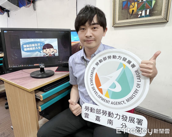 ▲張智爵經由短短3個月職訓，順利由小吃店老闆變身資訊工程師，開啟事業第二春。（圖／記者林東良翻攝，下同）