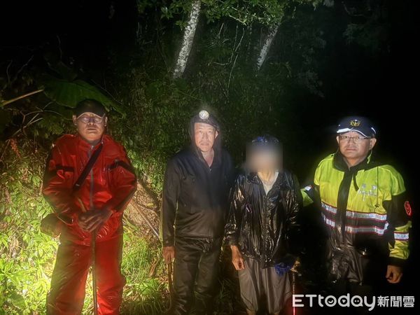▲警民合力搜山，救回獨攀九份二山迷途的曾姓男子。（圖／記者高堂堯翻攝，下同）