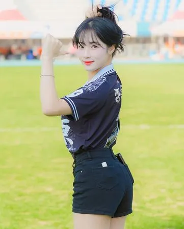 ▲朴旻曙憑著甜美外型，收穫不少粉絲。（圖／翻攝自Threads／_min_go）