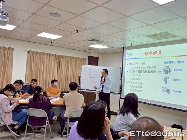 ▲台南市消防局與麻豆新樓醫院於16日攜手舉辦「EMT-P暨臨床教師心世代教學診斷與回饋技巧師資培育工作坊」，吸引多位前線救護專業人員與教官共襄盛舉。（圖／記者林東良翻攝，下同）