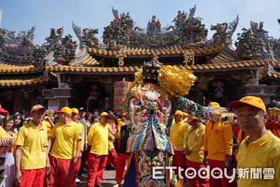 農曆3月19日北港迓媽祖登場! 炸轎、犁炮、真人藝閣超吸睛