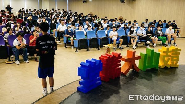 ▲鼓山高中「鼓山大講堂」登場，學生主題分享            。（圖／記者吳奕靖翻攝）