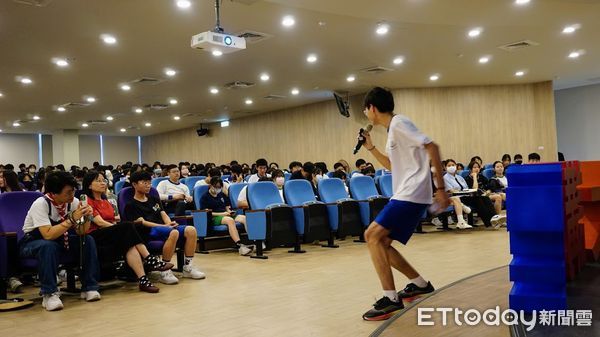 ▲鼓山高中「鼓山大講堂」登場，學生主題分享            。（圖／記者吳奕靖翻攝）