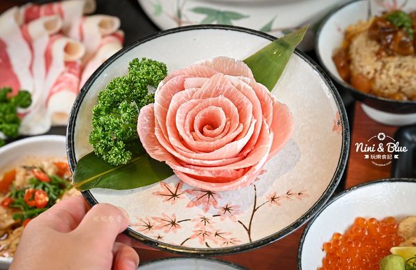 ▲▼如嬌花膠雞鍋物，上萬元花膠入鍋的雞湯濃厚黏唇，台中老宅、有包廂、寵物友善餐廳。（圖／部落客Nini and Blue 玩樂食記授權提供）