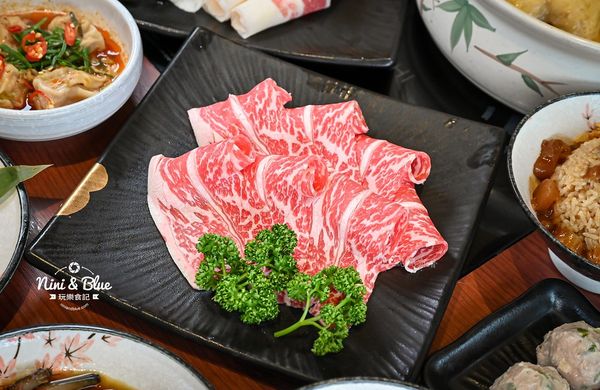 ▲▼如嬌花膠雞鍋物，上萬元花膠入鍋的雞湯濃厚黏唇，台中老宅、有包廂、寵物友善餐廳。（圖／部落客Nini and Blue 玩樂食記授權提供）