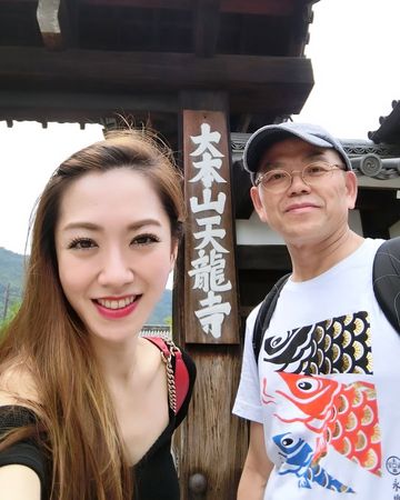 ▲楊千霈分享了多張與父親的甜蜜合照。（圖／翻攝自Instagram／pinkbabe0309）