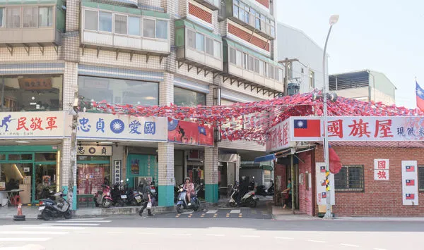 ▲忠貞市場美食。（圖／記者彭懷玉攝）