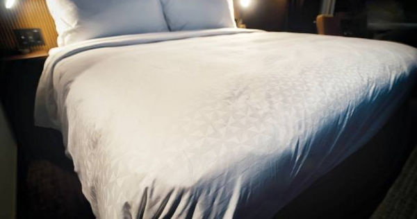 目睹老公與親生媽睡覺「不倫戀22年」　人妻推算時間抖恐怖真相