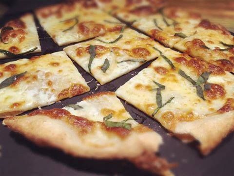 ▲mobe`s kitchen「四騎士薄餅」。（圖／取自mobe`s kitchen臉書）