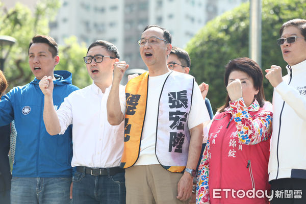 ▲國民黨主席朱立倫出席罷免張宏陸板橋掃街。（圖／記者林敬旻攝）