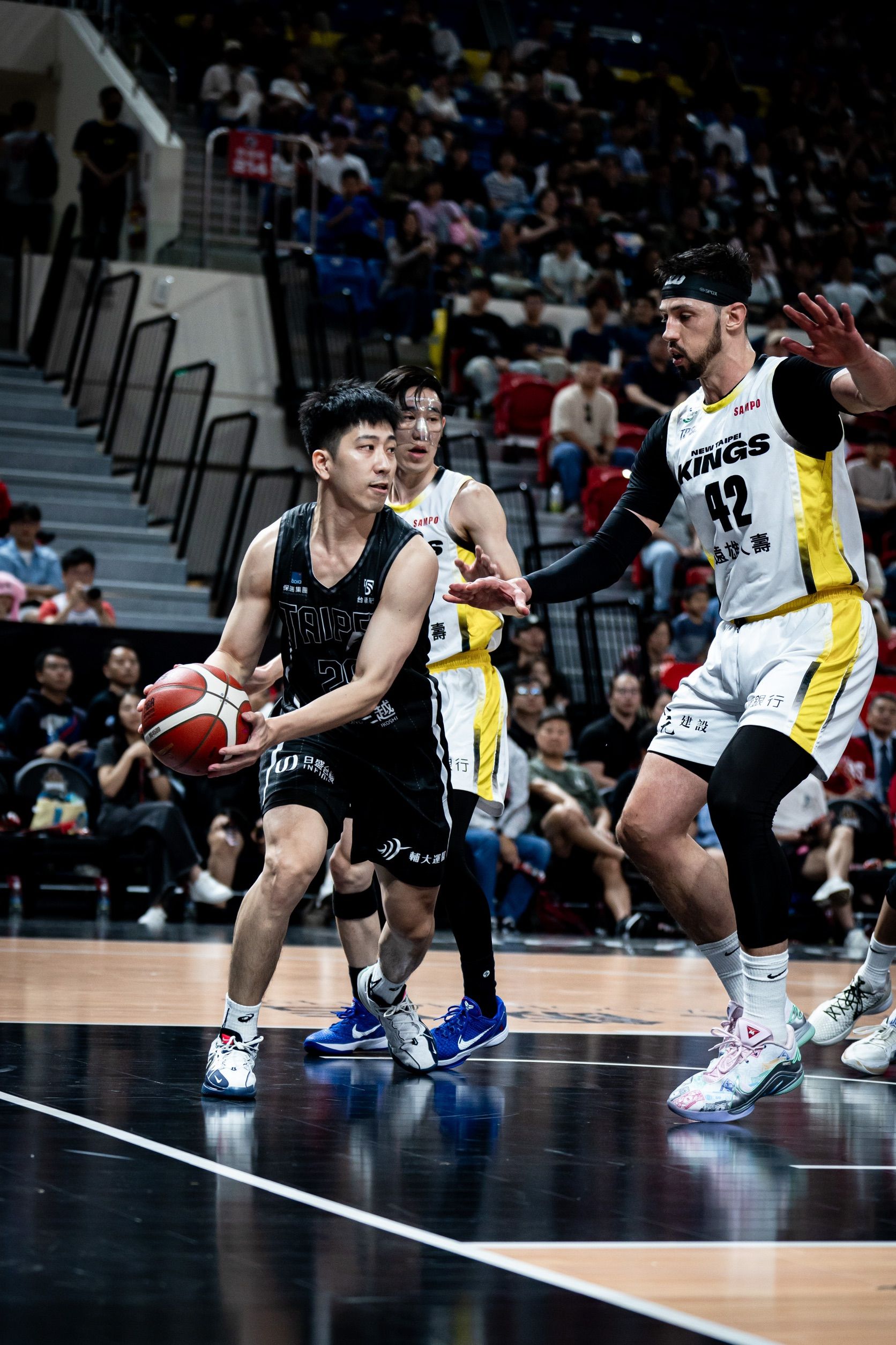 ▲▼戰神張耕淯左膝後十字韌帶斷裂。（圖／台北戰神提供）