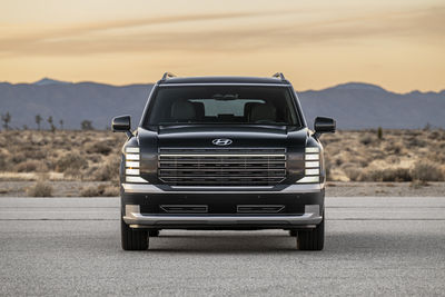 「Hyundai全新7人座休旅」台灣12月亮相！三排大空間搭載2.5升渦輪油電