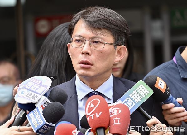 ▲▼台北地院審理京華城案提訊柯文哲，黃國昌到庭旁聽。（圖／記者李毓康攝）