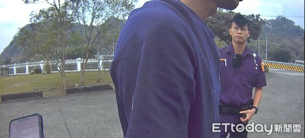 ▲黃姓男子涉嫌偽造文書、組織犯罪遭通緝，又因侵占他人車輛而遭警方逮捕。（圖／記者高堂堯翻攝）