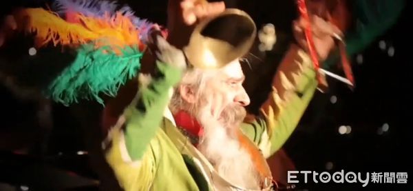 ▲▼劇團擅長以街頭劇場的方式，融合音樂、木偶與表演藝術，創造出富有幻想與詩意的臨場體驗。（圖／記者王兆麟翻攝，下同）