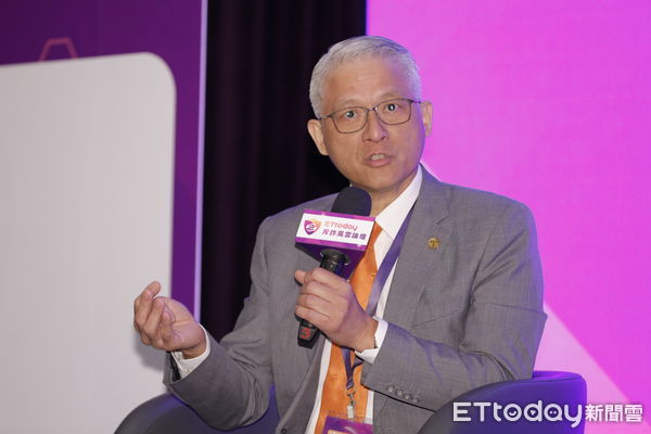▲2025 ETtoday斥詐風雲論壇上，台灣房屋副總裁周鶴鳴說詐騙太猖狂，不只假買家、假賣家，連公證人都有假冒的。（圖／記者湯興漢攝）