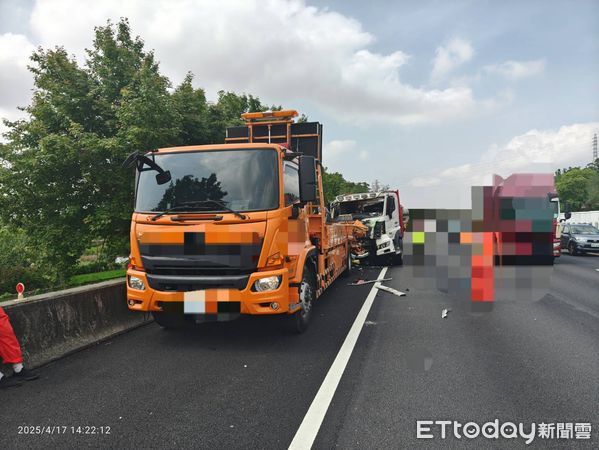 ▲國道1號苗栗頭份路段，今下午發生大貨車追撞施工緩撞車事故。（圖／記者楊永盛翻攝）