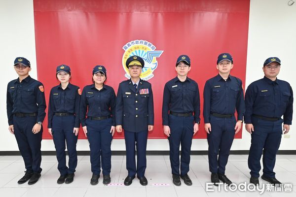 ▲▼  嘉義市政府警察局16日辦理警員陞任偵查佐職務的授階儀式，由局長沈炳信親自授階，並公開表揚錄取中央警察大學114年警佐班第45期人員。   。（圖／嘉義市警局提供）