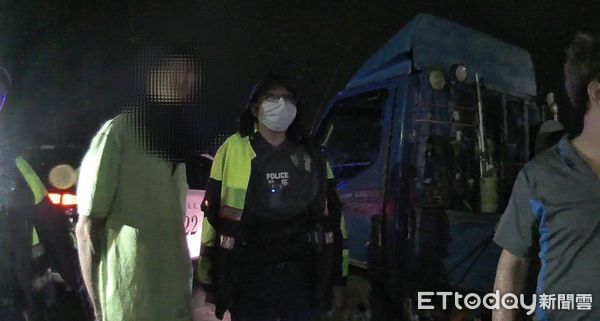 ▲▼農民遭竊蒜頭550台斤，警方當晚就逮捕2嫌犯。（圖／記者游瓊華翻攝）