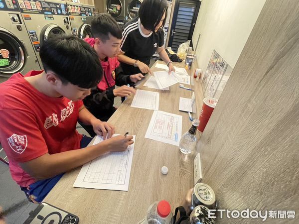 ▲立委謝龍介17日帶領著國民黨團台南市議員，怒嗆總統賴清德發動大罷免，當家鬧事外，更正面迎戰當家鬧事的民進黨，國民黨絕不退縮，將全面以罷制罷。 （圖／記者林東良翻攝，下同）