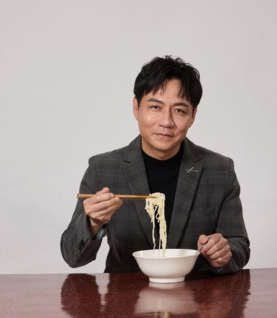 ▲《老闆~來碗陽春麵！》由郎祖筠、陳隨意、黃浩詠、韋以丞主演。（圖／春河劇團提供）