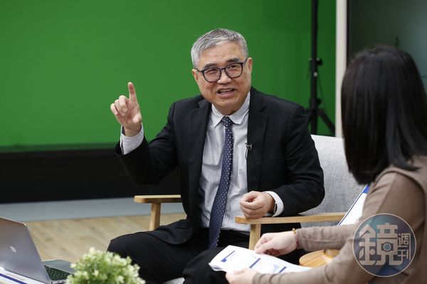 精算達人怪老子強調，不論股債如何殺，領到的債息一毛都不會少。