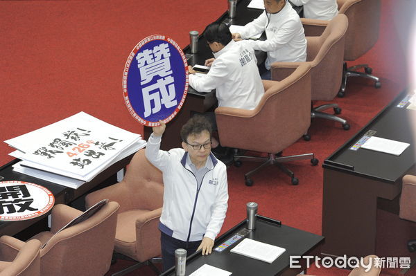 ▲▼2025.04.18立法院院會，藍綠白三黨互不相讓，議事陷入空轉。（圖／記者湯興漢攝）