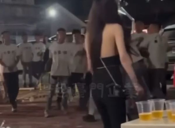 ▲▼             。（圖／截取自黑豪家族）