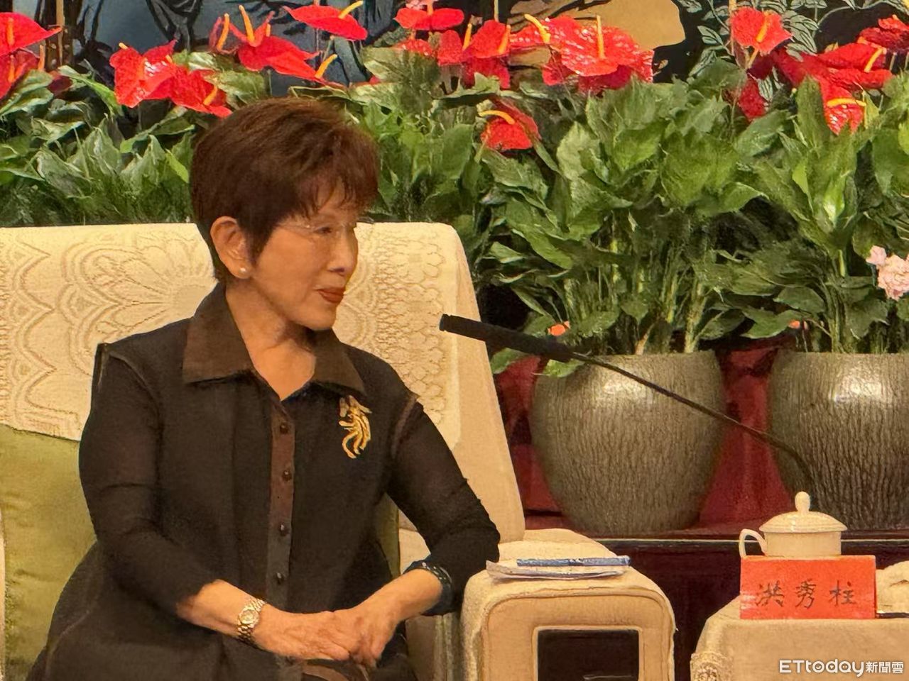 洪秀柱現身中共93閱兵　鍾佳濱酸：還好當年朱立倫有換柱