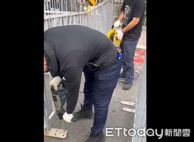 朱立倫發令今晚北檢再集結！160警進駐部署　拒馬「下釘」維安