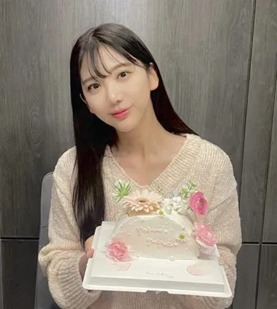 ▲▼ ▲▼28歲美女主播吳尤安娜於2024年9月輕生，她生前遭職場霸凌，但目前真相未明。（圖／翻攝自吳尤安娜IG）