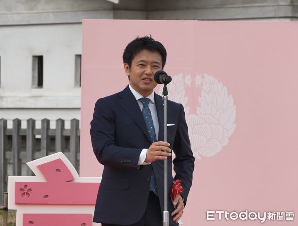 ▲市長黃偉哲18日應邀出席弘前市年度盛事「弘前櫻花祭」開幕式，親赴當地回應友誼市長年支援，展現三方穩固城市外交情誼。（圖／記者林東良翻攝，下同）