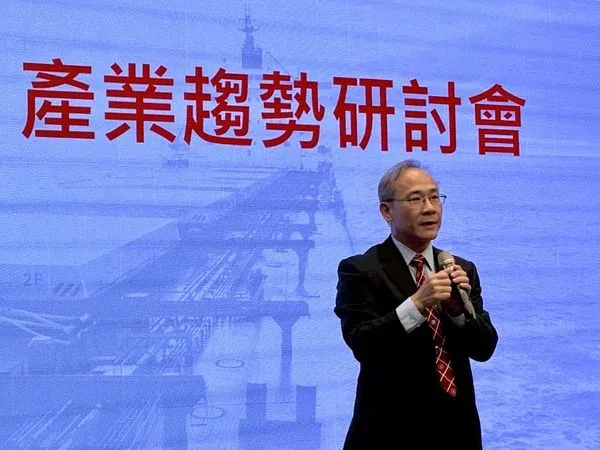 ▲CR產業趨勢研討會由鄭志文執行長主持，帶給航運界最即時的國際動態與政策解析。（圖／CR提供）