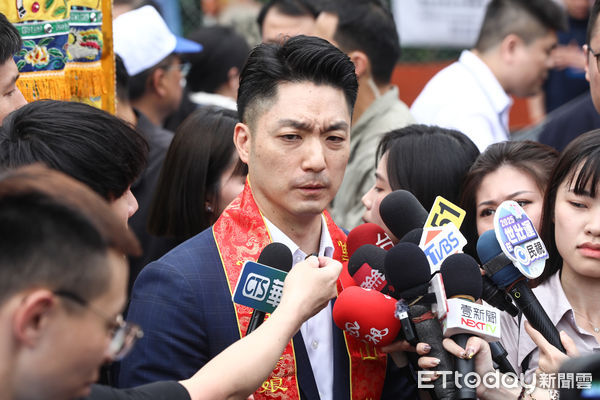 ▲台北市長蔣萬安出席松山慈惠堂起駕儀式。（圖／記者林敬旻攝）