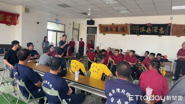 ▲台南市消防局第五大隊與各單位進行防汛演練，模擬災害應變狀況。（圖／記者林東良翻攝，下同）