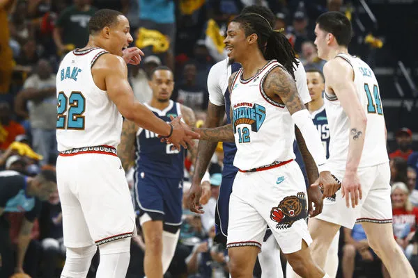 ▲莫蘭特帶傷奮戰，率領灰熊挺進西區季後賽，獨行俠戴維斯砍下40分仍黯然出局。（圖／路透） 