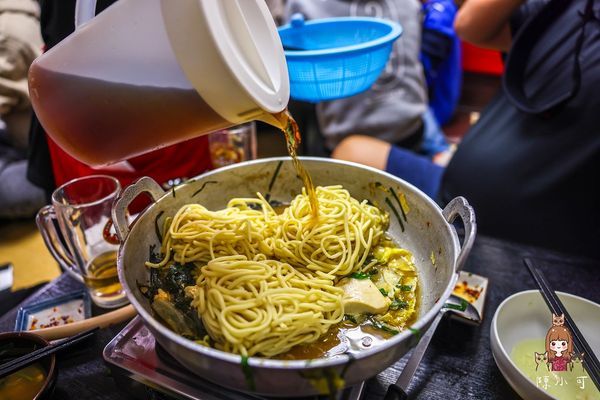 ▲▼【日本福岡美食】元祖牛腸鍋專門店「樂天地」，強棒麵吃到飽推薦。（圖／部落客陳小可的吃喝玩樂授權提供）