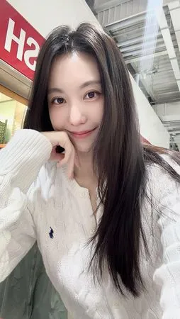 ▲▼美女主播高毓璘報新聞凌晨重播！　收視率驚呆製作人。（圖／翻攝自臉書）