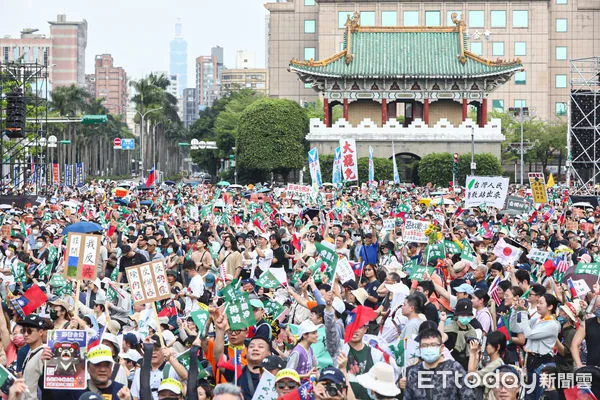 ▲419反統戰大罷免遊行。（圖／記者林敬旻攝）