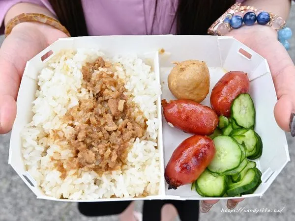 ▲▼好市多滷肉飯，一份要價99元。（圖／部落客糖糖`s 享食生活授權提供）