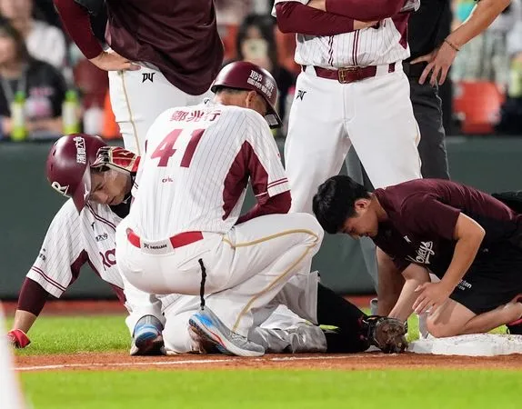 ▲▼林立             。（圖／樂天桃猿提供）