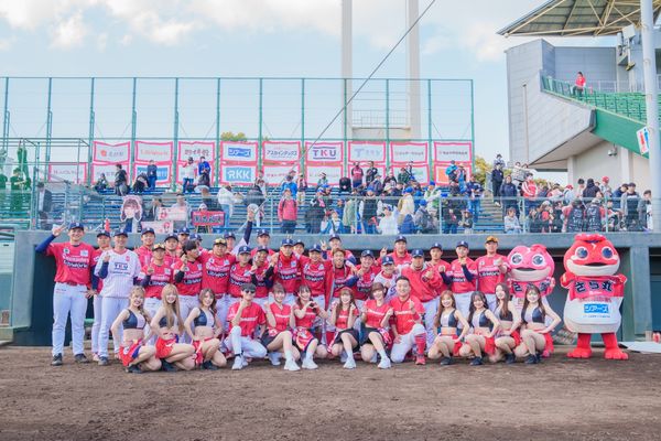 ▲味全龍小龍女前往跨海熊本應援。（圖／味全龍隊提供）