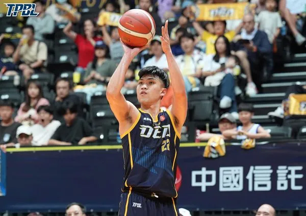 ▲夢想家霍爾曼，特攻黃泓瀚。（圖／TPBL職籃提供） 