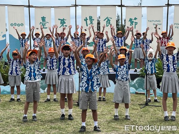 ▲台東慢食節《採集餐桌：潮間流域篇》登場。（圖／記者楊漢聲翻攝）
