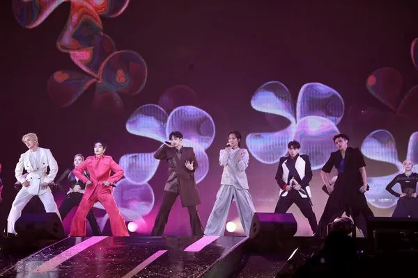 ▲▼ Ozone挑戰歌后舞曲。（圖／讀者提供）